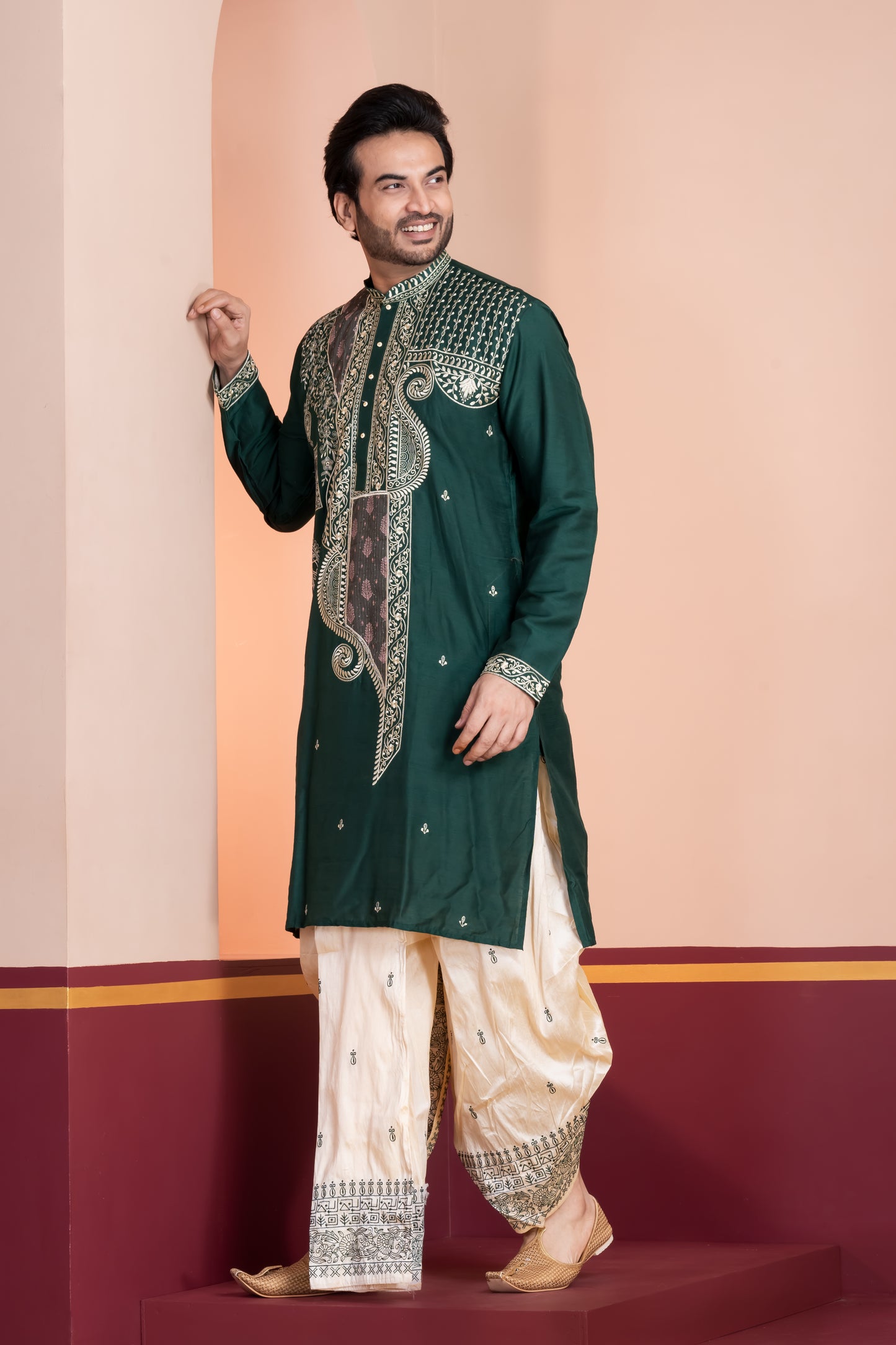 raw silk panel embroidery (Green)